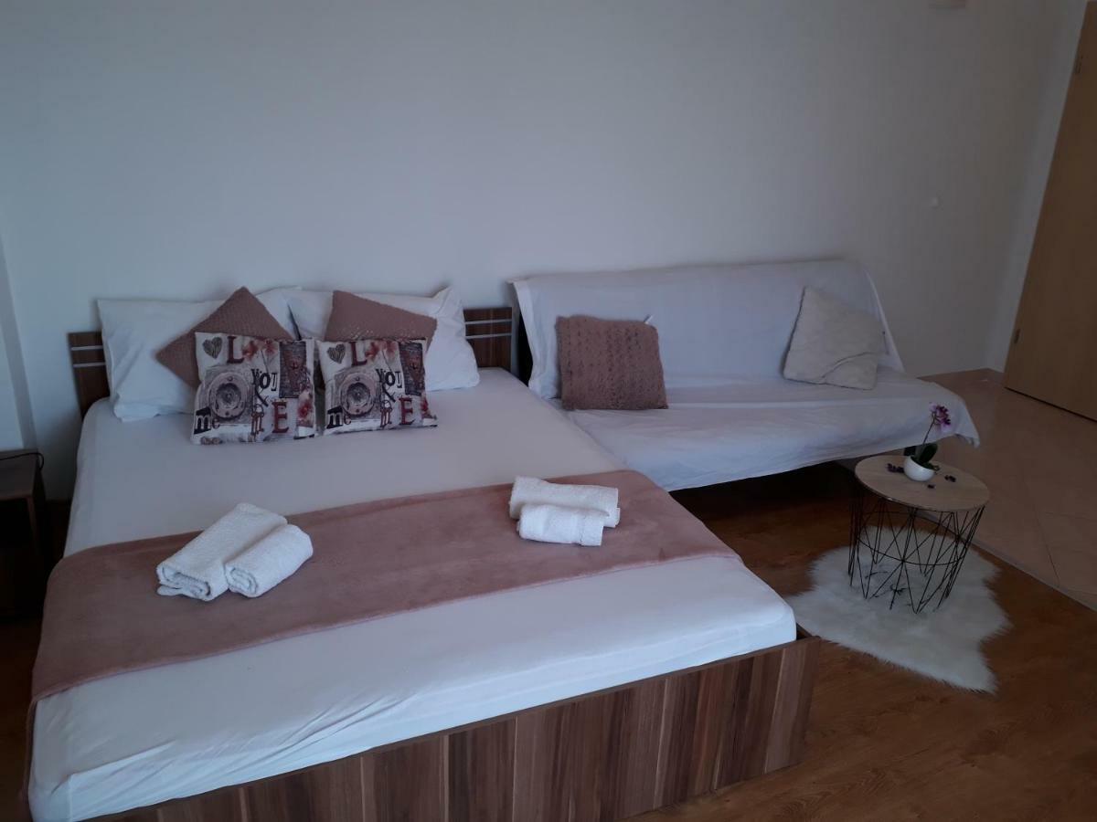Apartmani Marino Privlaka  Esterno foto